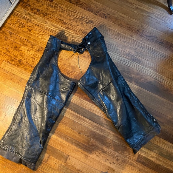VINTAGE LEATHER CHAPS - Picture 1 of 3